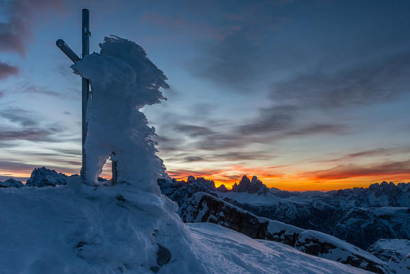 Piramide/Helltaler Schlechten, Dolomites, South Tyrol, Italy. The Summit cross on the top of Piramide