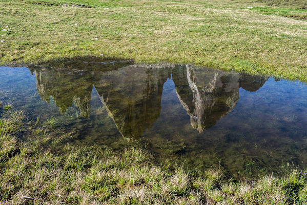 Sesto/Sexten, Dolomites, South Tyrol, Italy. The Tre Cime di Lavaredo/Drei Zinnen are reflected in a lake