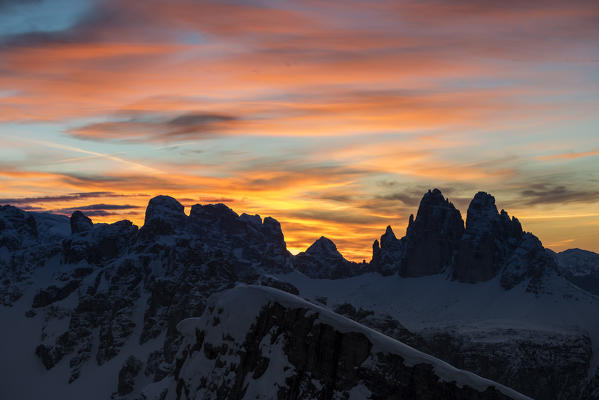 Picco di Vallandro/Duerrenstein, Dolomites, South Tyrol, Italy. Sunrise over the Tre Cime di Lavaredo in the Dolomites