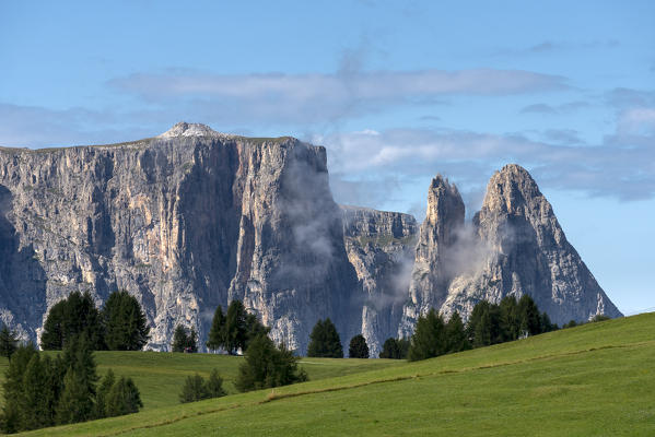 Alpe di Siusi/Seiser Alm, Dolomites, South Tyrol, Italy. The peaks of Sciliar/Schlern, Euringer and Santner