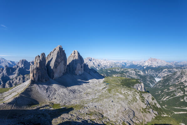 Sesto/Sexten, Dolomites, South Tyrol, province of Bolzano, Italy. View from the summit of Monte Paterno/Paternkofel on the Tre Cime di Lavaredo/Drei Zinnen