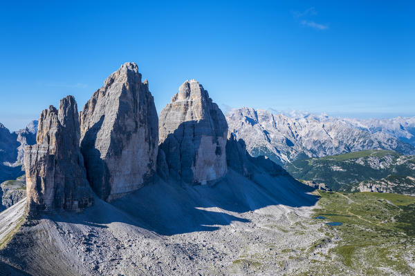 Sesto/Sexten, Dolomites, South Tyrol, province of Bolzano, Italy. View from the summit of Monte Paterno/Paternkofel on the Tre Cime di Lavaredo/Drei Zinnen