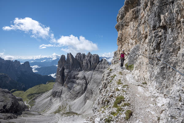 Sesto/Sexten, Dolomites, South Tyrol, province of Bolzano, Italy. Climber on the via ferrata De Luca-Innerkofler to the summit of Monte Paterno