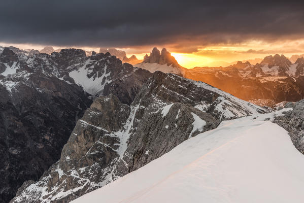 Picco di Vallandro/Dürrenstein, Prato Piazza/Plätzwiese, Dolomites, South Tyrol, Italy. Sunrise at the winter solstice