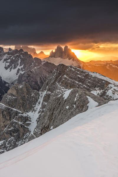 Picco di Vallandro/Dürrenstein, Prato Piazza/Plätzwiese, Dolomites, South Tyrol, Italy. Sunrise at the winter solstice