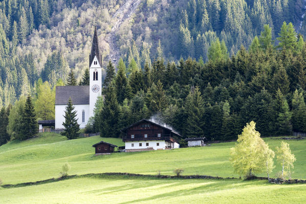 Mareta / Mareit, Racines / Ratschings, Bolzano province, South Tyrol, Italy. The church Sankt Magdalena