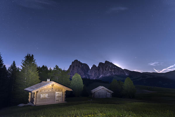 Alpe di Siusi/Seiser Alm, Dolomites, South Tyrol, Italy. Moonrise on the Alpe di Siusi