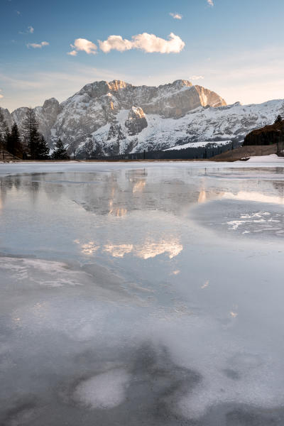 Gleno dam at thaw, Lombardy district, Bergamo province, Italy, Europe