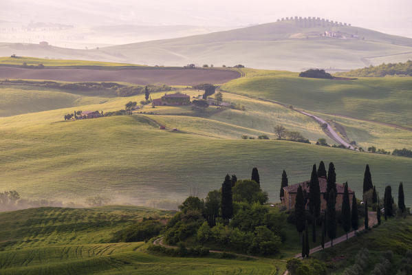 Europe, Italy, Podere Belvedere sunrise in Tuscany, province of Siena, Orcia Valley.