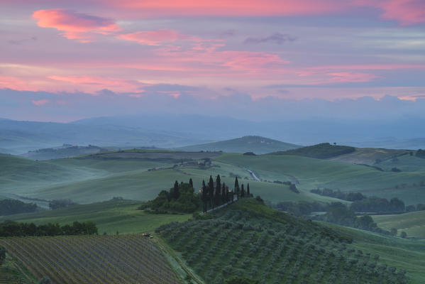 Orcia valley, Siena province, Tuscany region, Italy, Europe.
Belvedere farmhouse at dawn.