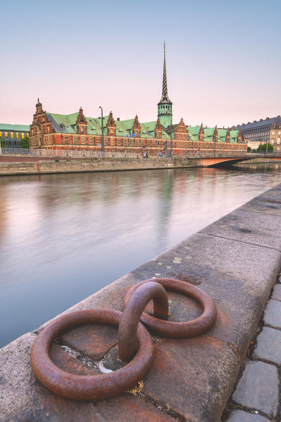 Copenhagen, Hovedstaden, Denmark, Northern Europe. The Platz of the Christiansborg Palace, venue of the Danish Parliament Folketinget, the Supreme Court, and the Ministry of State.