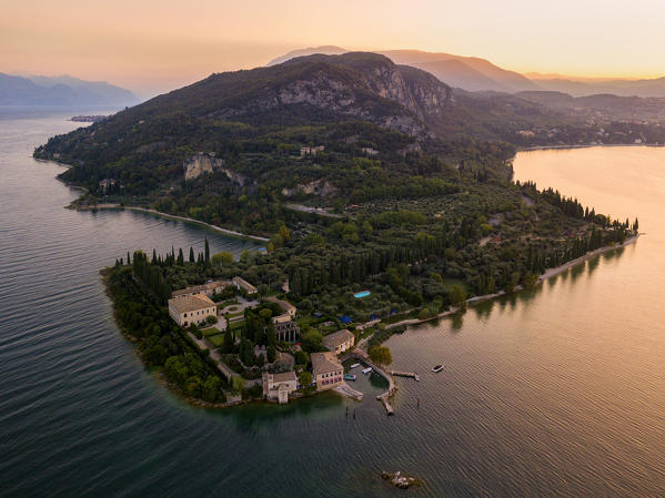 Punta san Vigilio at dawn, Garda lake, Verona province, Veneto, Italy.