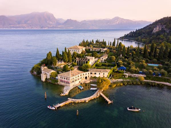 Punta san Vigilio at dawn, Garda lake, Verona district, Veneto, Italy.