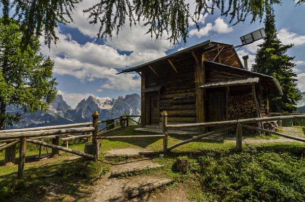 Chalet, Vedorcia, Spalti di Toro, Dolomites, Belluno, Veneto, Italy. Chalet at Vedorcia