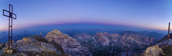 Tofana di Mezzo, Cortina d’Ampezzo, Dolomites, Belluno, Veneto, Italy. Venus belt and sunrise from Tofana di Mezzo