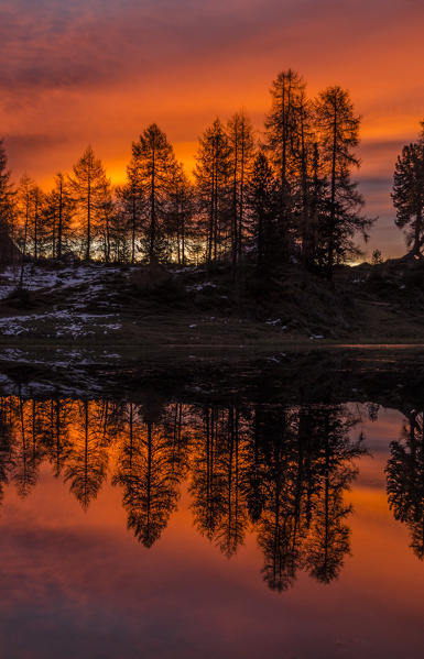 Croda da Lago, Cortina d'Ampezzo, Belluno, Veneto, Italy. Federa lake