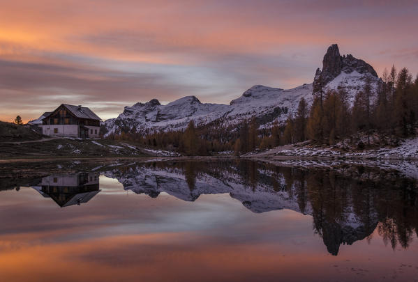 Croda da Lago, Cortina d'Ampezzo, Belluno, Veneto, Italy. Palmieri refuge