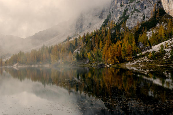 Federa lake, Becco di mezzodi, Croda da Lago, Cortina d'Ampezzo, Belluno, Veneto, Italy.  Federa lake