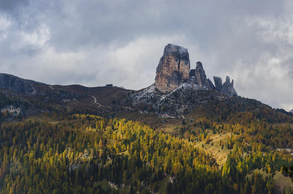 Cinque Torri, Falzarego Pass, Cortina d'Ampezzo, Dolomiti, Dolomites, Veneto, Italy. Cinque Torri