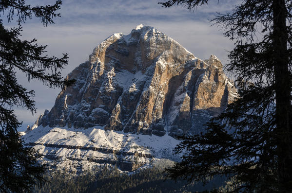 Tofana di Rozes, Falzarego Pass, Cortina d'Ampezzo, Dolomiti, Dolomites, Veneto, Italy. Tofana di Rozes