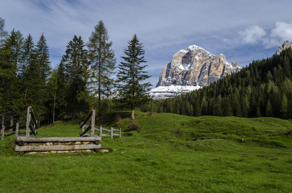 Tofana di Rozes, Falzarego Pass, Cortina d'Ampezzo, Dolomiti, Dolomites, Veneto, Italy. Tofana di Rozes