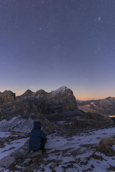 Tofana mount, Lagazuoi mount, Falzarego Pass, Cortina d'Ampezzo, Dolomiti, Dolomites, Belluno, Veneto, Italy.  Tofana di Rozes and Cortina d Ampezzo