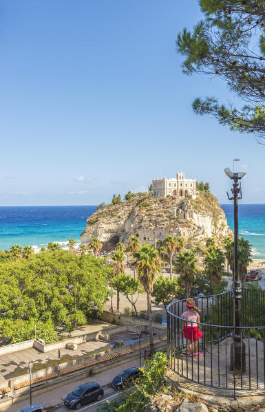 Tropea, Province of Vibo Valentia, Calabria, Italy. The Santa Maria dell'Isola seen from Piazza del Cannone