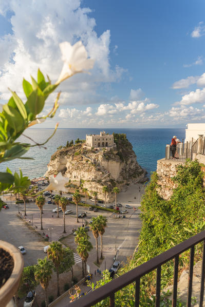 Tropea, Province of Vibo Valentia, Calabria, Italy. The Santa Maria dell'Isola seen from Cannone's Square (Largo Villetta)