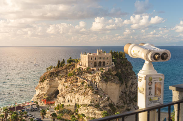 Tropea, Province of Vibo Valentia, Calabria, Italy. The Santa Maria dell'Isola seen from Cannone's Square (Largo Villetta)