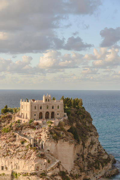 Tropea, Province of Vibo Valentia, Calabria, Italy. The Santa Maria dell'Isola seen from Cannone's Square (Largo Villetta)