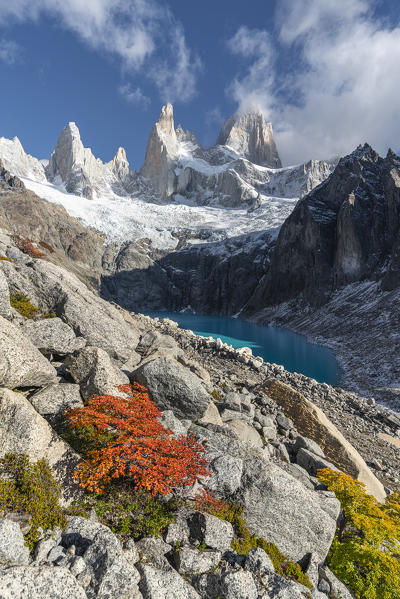Laguna Sucia in autumn, with Fitz Roy in the background. El Chalten, Santa Cruz province, Argentina.