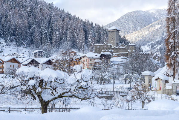 Ossana village in winter season.
Europe, Italy, Trentino, Sun Valley, Ossana