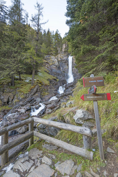 Low waterfall Saent
Europe, Italy, Trentino Alto Adige, Trento district, Rabbi valley, Stelvio nature park