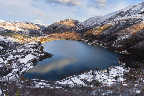 Lake of Scanno in Abruzzo
Europe, Italy, Abruzzo, Scanno