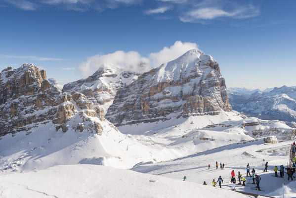 Tofana di Rosez in winter
Europe, Italy, Veneto, Belluno district, Falzarego pass, Lagazuoi