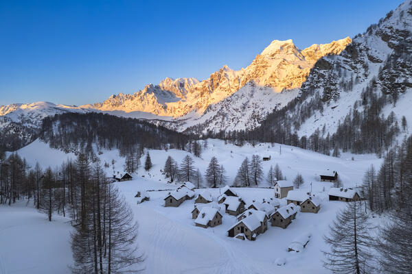 Winter view of Crampiolo, Alpe Devero. Alpe Devero, Devero valley, Antigorio valley, Ossola valley, Piedmont, Verbano Cusio Ossola district, Italy.