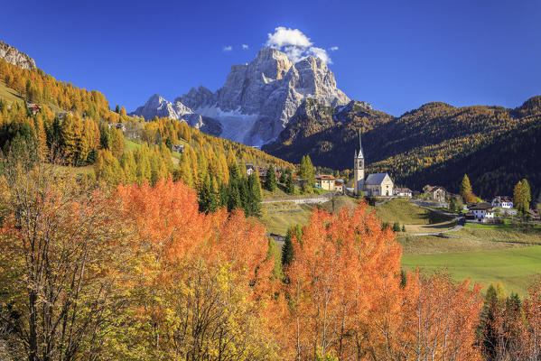 Church of Selva of Cadore with Mount Pelmo in the background in autumn. Dolomites. Cadore. Veneto. Italy. Europe