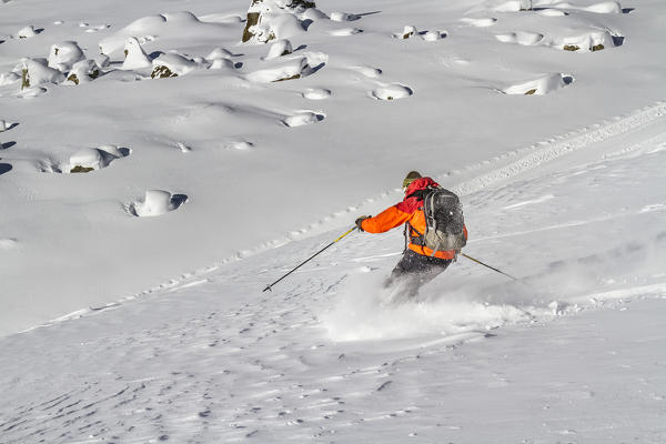 Freeride skier in Aosta Valley (Cervinia, Valtournenche, Aosta province, Aosta Valley, Italy, Europe) (MR)