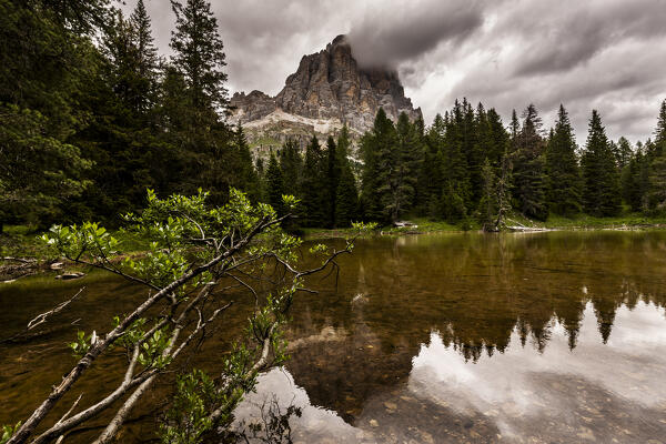 Bain de Dones lake with Tofane behind. Cortina d'Ampezzo, Cadore, Belluno province, Veneto, Italy, Europe.