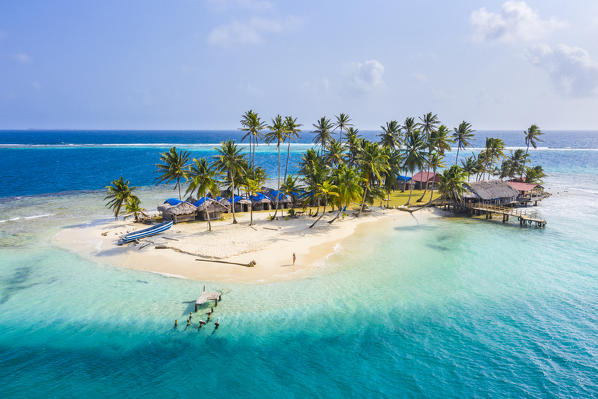 Kuanidup island, San Blas islands, Comarca Guna Yala, Panama, Central America  (MR)