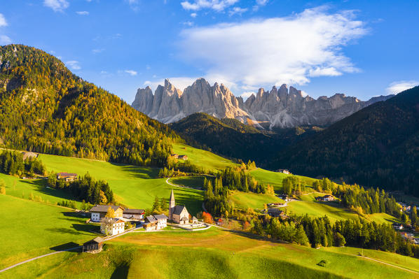 St. Magdalena, Funes Valley, Bolzano, South Tyrol, Trentino Alto Adige, Italy. St. Magdalena village with the Odle Dolomites Group in the background.