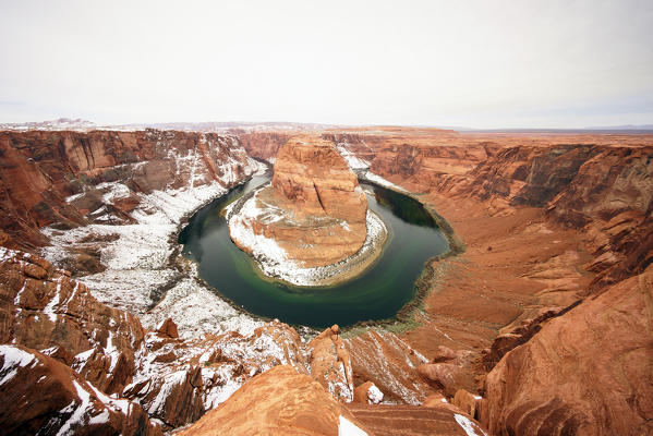 Horseshoe Bend in winter season, Glen Canyon Recreation Area, Page, Arizona, Usa