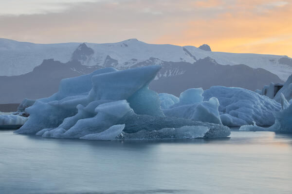 Icebergs during a summer sunset, Jokulsarlon Glacier Lagoon, Austurland, Eastern Iceland, Iceland, Europe