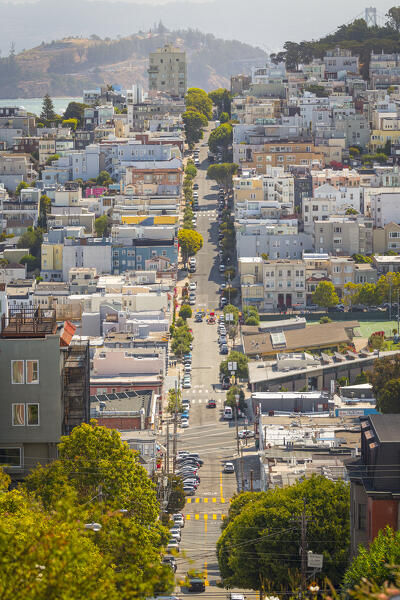 view of the classic streets of downtown San Francisco on a beautiful sunny summer day, San Francisco, California, United States of America