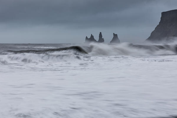 Rocks, waves and black Sand Beach, Vik I Myrdal, Sudurland, south Iceland, Iceland, Europe.