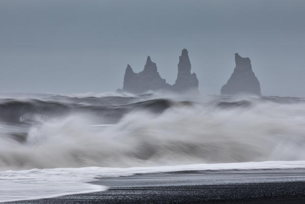 Rocks, waves and black Sand Beach, Vik I Myrdal, Sudurland, south Iceland, Iceland, Europe.