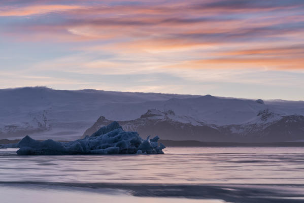 Icebergs at sunset, Jokulsarlon Glacier Lagoon, Austurland, Eastern Iceland, Iceland, Europe