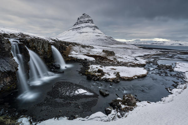 
Kirkjufellsfoss and Kirkjufell mountain, Grundafjord, Vesturland, Western Iceland, Europe