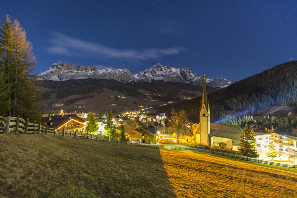 Italy, Trentino Alto Adige, Sudtyrol, province of Bolzano, La Villa village in Badia valley by night