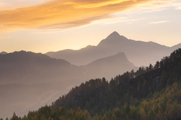 Pizzo Scalino from Lagazzuolo lake at sunrise during autumn, Valtellina, Valmalenco, Sondrio, Lagazzuolo Alp, Lombardy, Italy, Europe